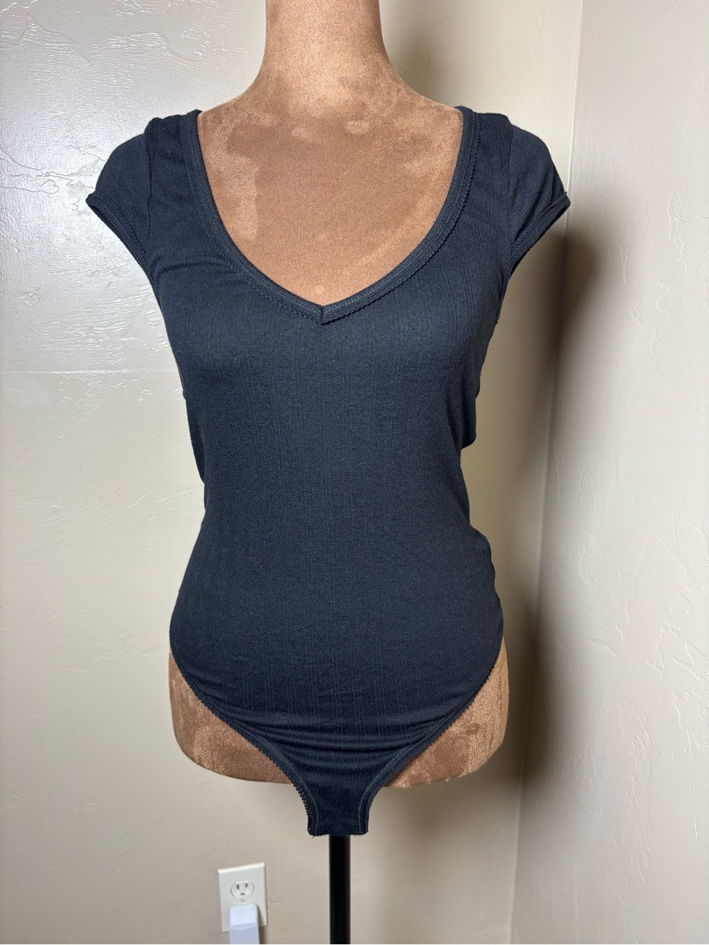 Intimately free people V-Neck Black Cap Sleeve Bodysuit small